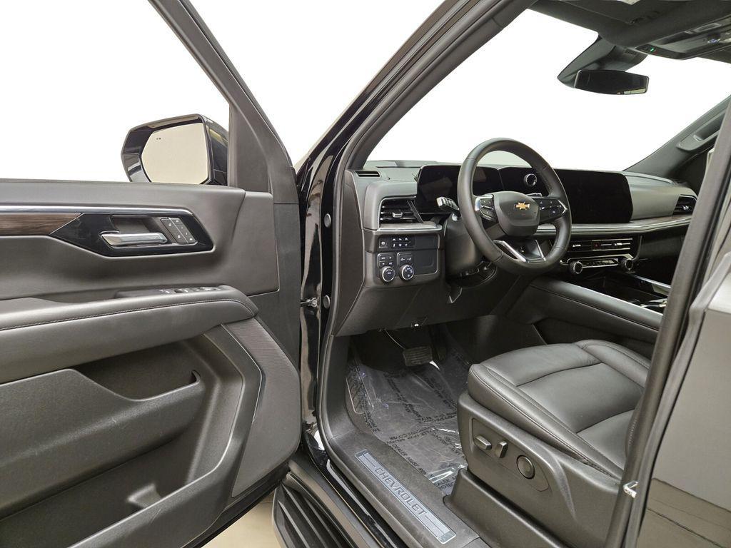 used 2025 Chevrolet Suburban car, priced at $61,990