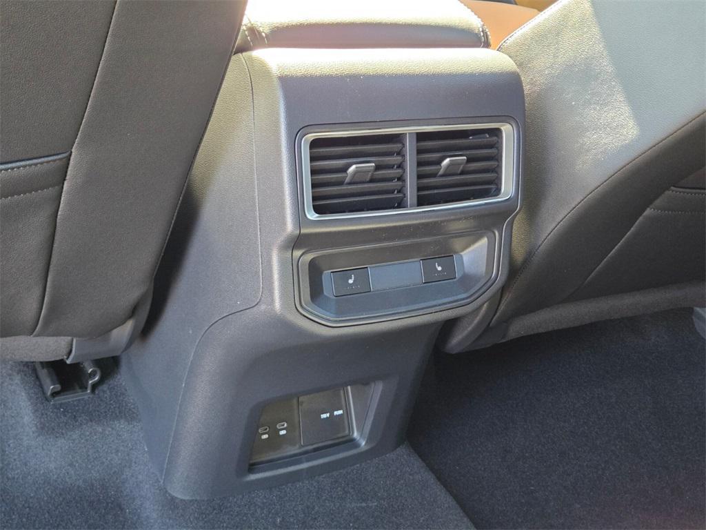 new 2026 Volkswagen Atlas Cross Sport car, priced at $47,007