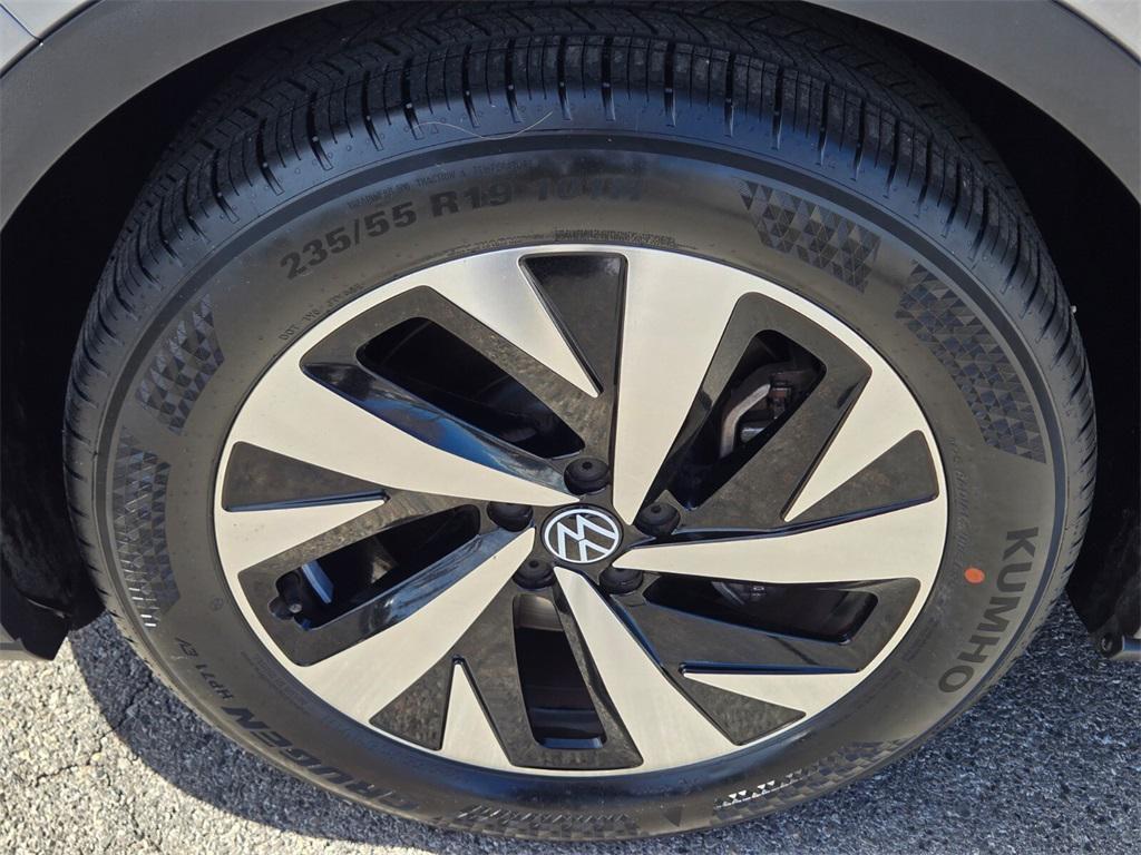 used 2023 Volkswagen ID.4 car, priced at $21,587