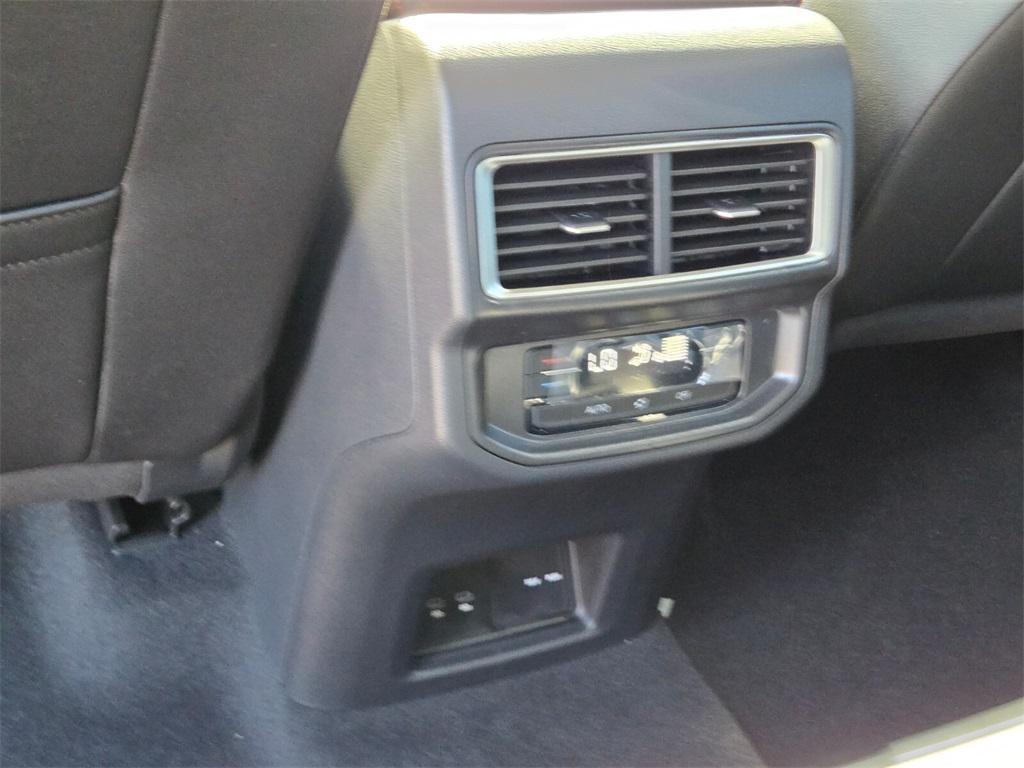 new 2026 Volkswagen Atlas car, priced at $44,716