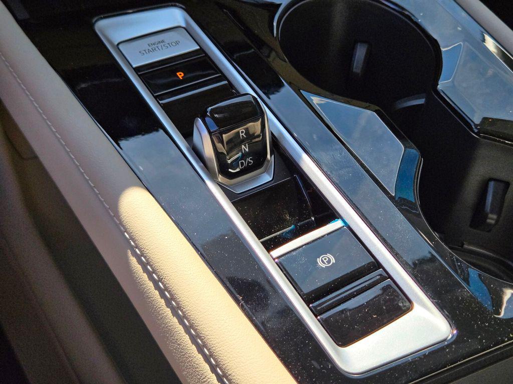 new 2026 Volkswagen Atlas car, priced at $44,456