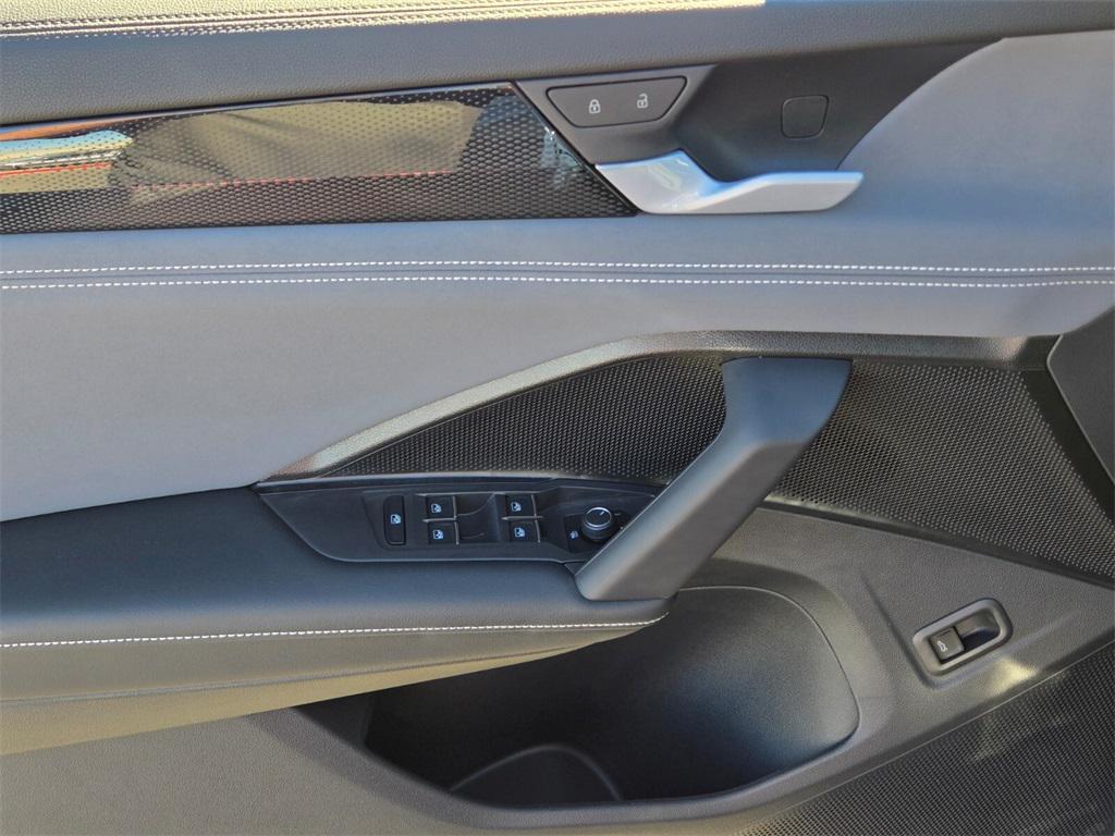 new 2026 Volkswagen Tiguan car, priced at $32,983