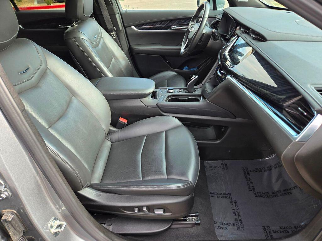 used 2024 Cadillac XT6 car, priced at $36,987