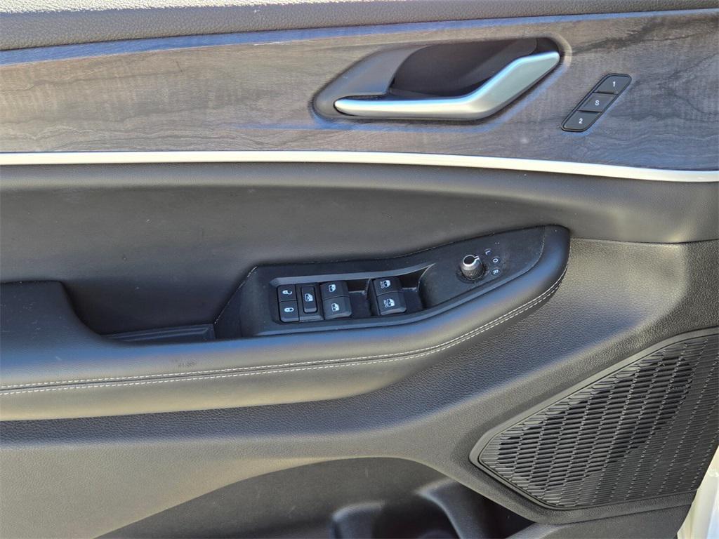 used 2024 Jeep Grand Cherokee L car, priced at $29,997