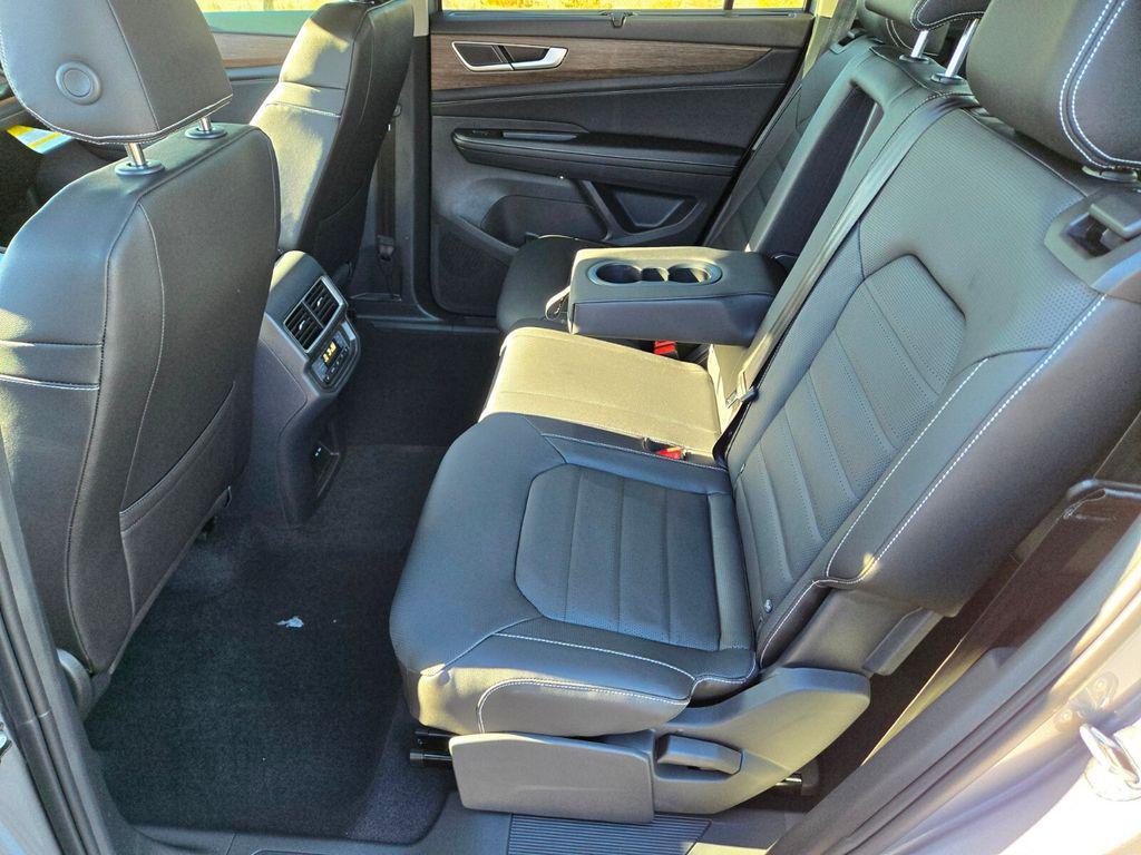 new 2026 Volkswagen Atlas car, priced at $44,409