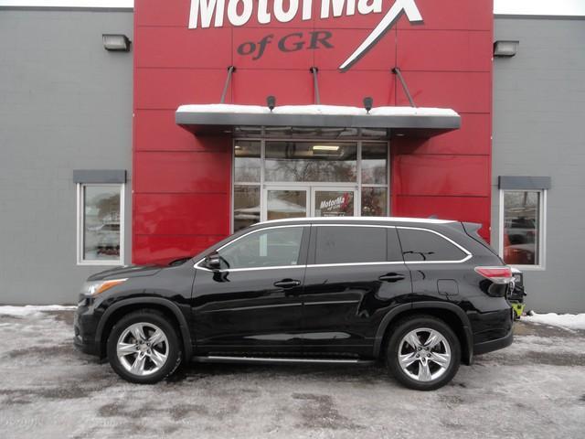 used 2015 Toyota Highlander car, priced at $16,875