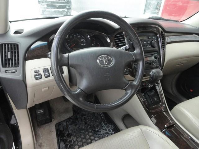 used 2003 Toyota Highlander car, priced at $5,455