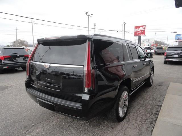 used 2020 Cadillac Escalade ESV car, priced at $31,455