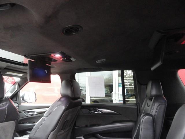 used 2020 Cadillac Escalade ESV car, priced at $31,455