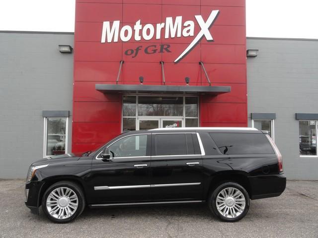 used 2020 Cadillac Escalade ESV car, priced at $31,455