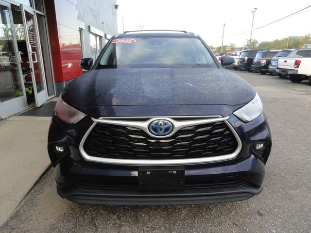 used 2023 Toyota Highlander Hybrid car, priced at $28,875