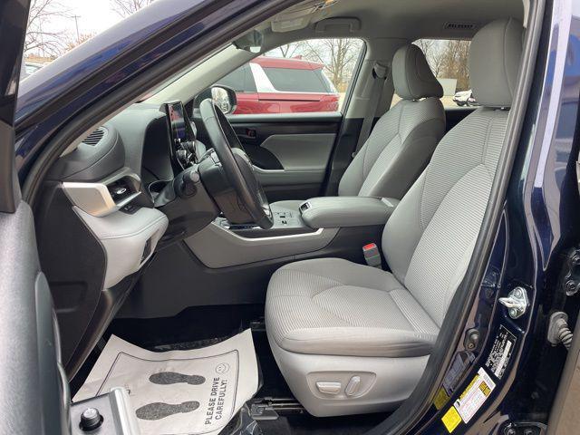 used 2023 Toyota Highlander car, priced at $29,621