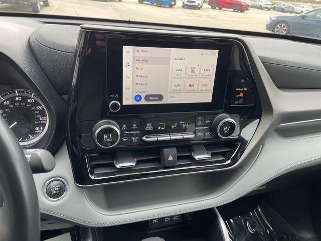 used 2023 Toyota Highlander car, priced at $29,621