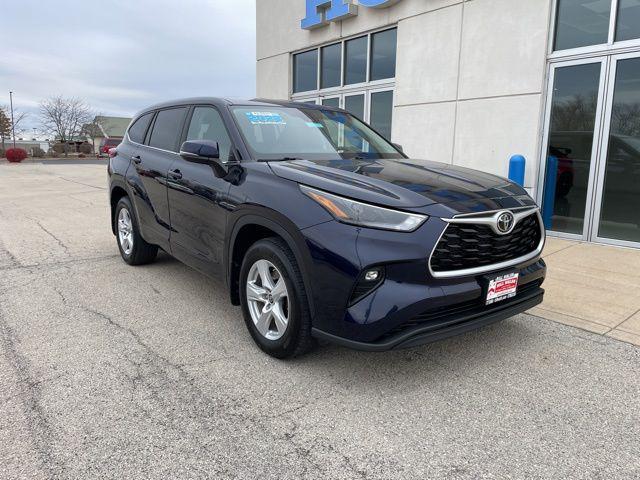 used 2023 Toyota Highlander car, priced at $29,621