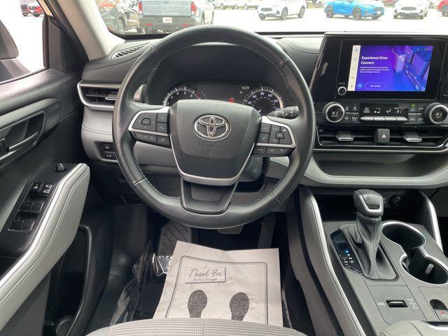 used 2023 Toyota Highlander car, priced at $29,621