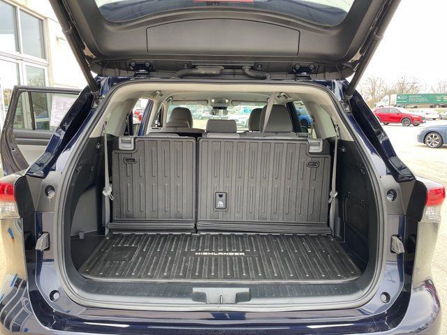 used 2023 Toyota Highlander car, priced at $29,621