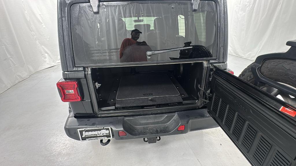 used 2021 Jeep Wrangler Unlimited car, priced at $27,560