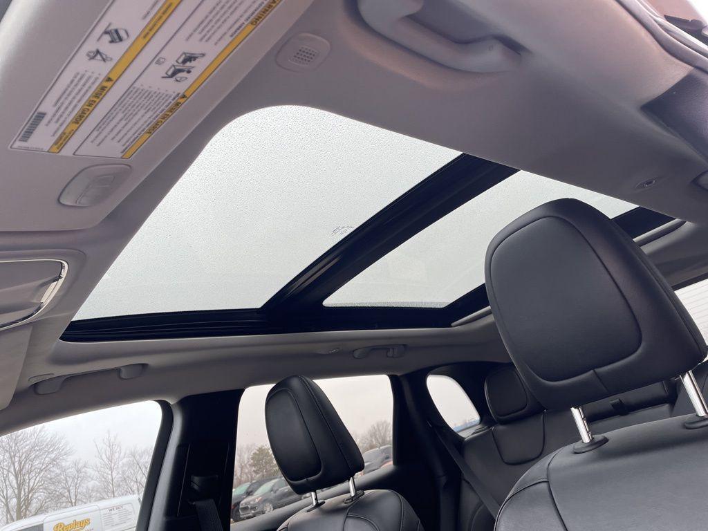 used 2020 Jeep Cherokee car, priced at $18,749