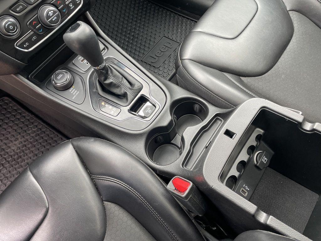 used 2020 Jeep Cherokee car, priced at $18,749