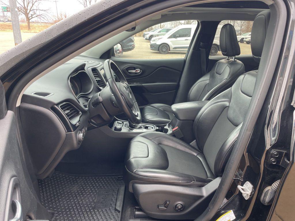 used 2020 Jeep Cherokee car, priced at $18,749