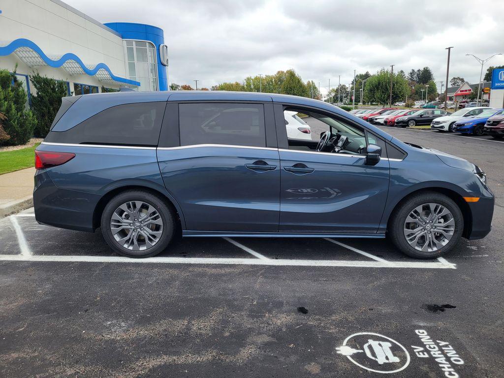new 2026 Honda Odyssey car, priced at $48,990