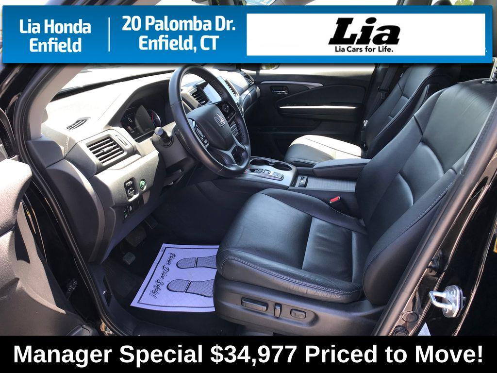 2022 Crystal Black Pearl Honda Pilot