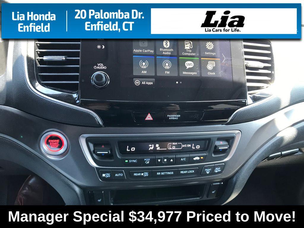 2022 Crystal Black Pearl Honda Pilot