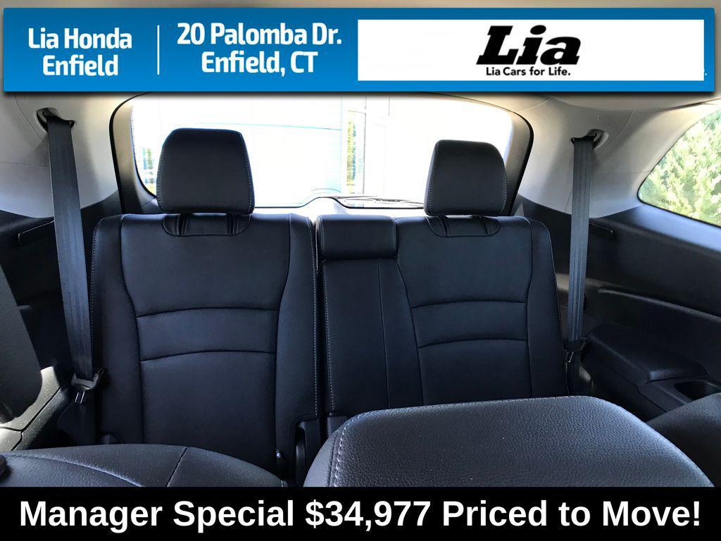 2022 Crystal Black Pearl Honda Pilot