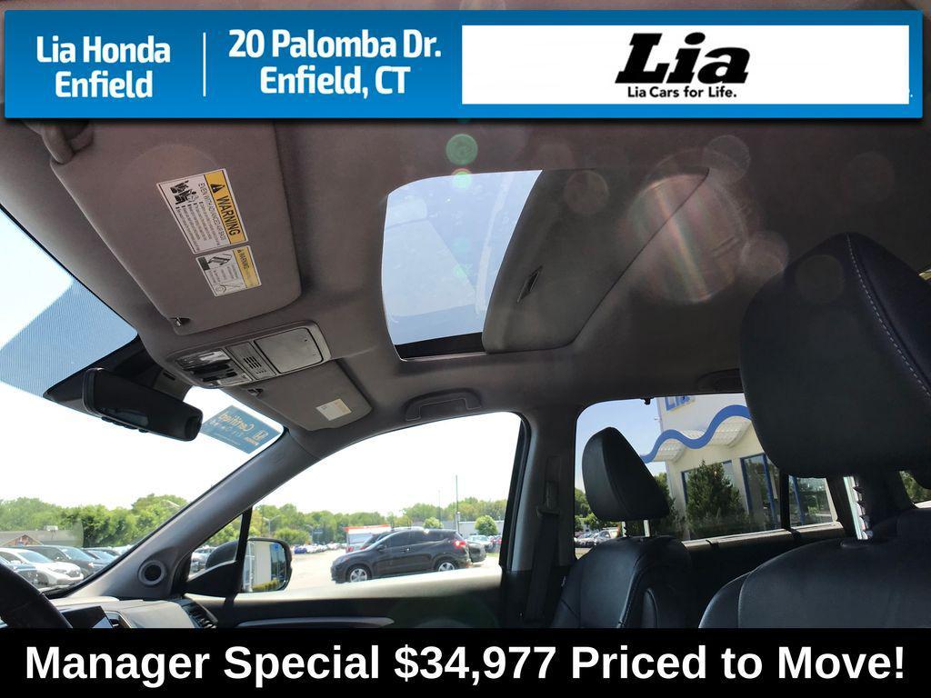 2022 Crystal Black Pearl Honda Pilot