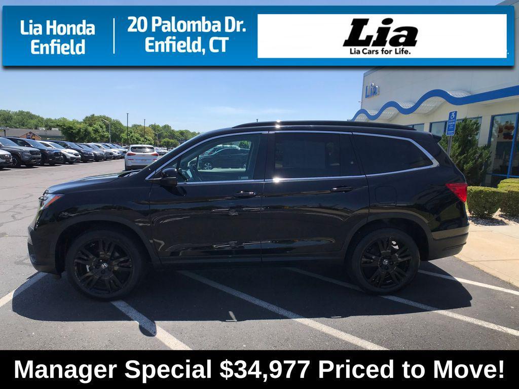 2022 Crystal Black Pearl Honda Pilot