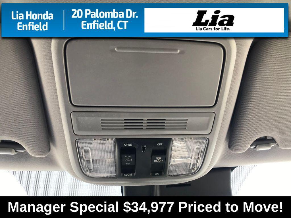 2022 Crystal Black Pearl Honda Pilot