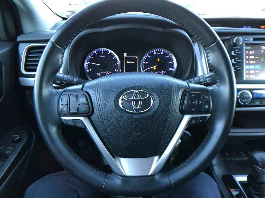 used 2019 Toyota Highlander car, priced at $23,977