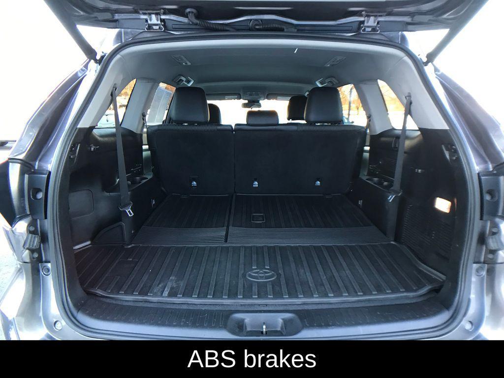 used 2019 Toyota Highlander car, priced at $23,977