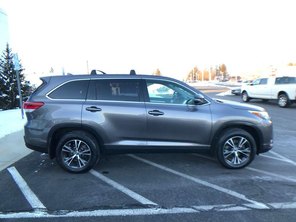 used 2019 Toyota Highlander car, priced at $23,977