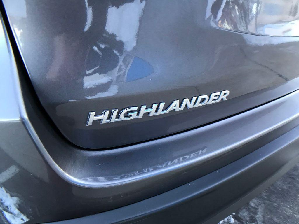used 2019 Toyota Highlander car, priced at $23,977