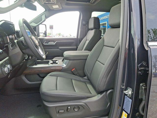 new 2025 GMC Sierra 3500 car, priced at $78,270