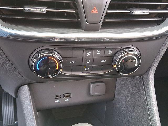 new 2025 Buick Encore GX car, priced at $27,321