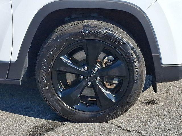 used 2021 Jeep Cherokee car, priced at $17,899