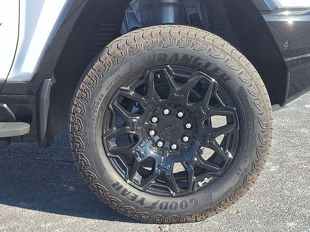 new 2025 GMC HUMMER EV SUV car, priced at $83,885