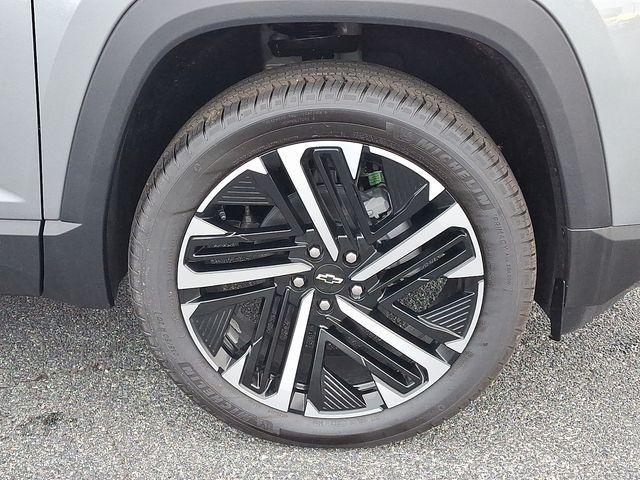 new 2026 Chevrolet Equinox car, priced at $37,430