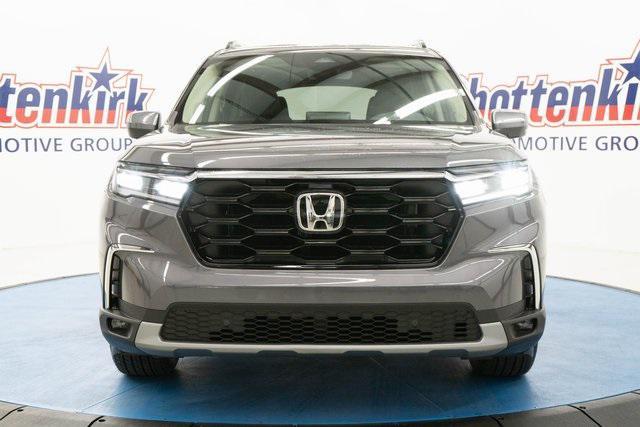 new 2025 Honda Pilot car, priced at $47,095