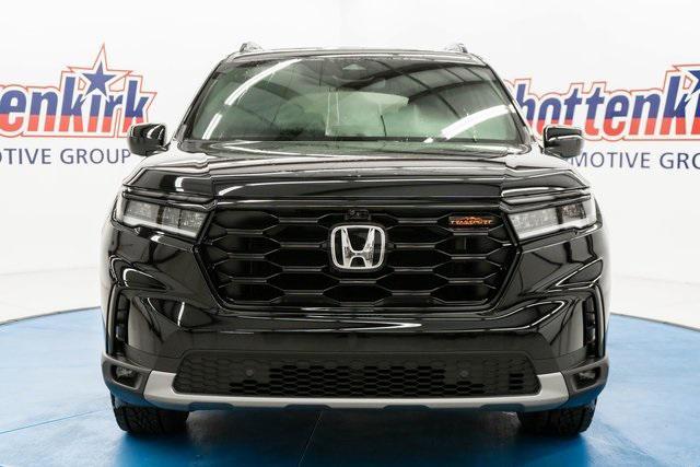 new 2025 Honda Pilot car, priced at $46,895