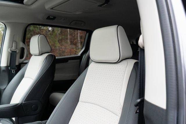 new 2026 Honda Odyssey car, priced at $52,145