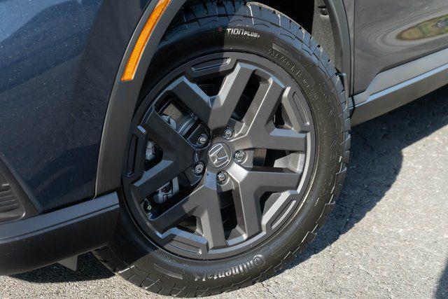 new 2026 Honda CR-V Hybrid car, priced at $37,233