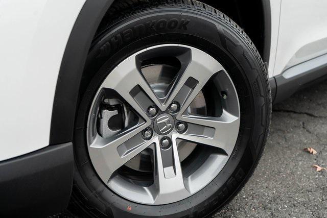 new 2025 Honda Pilot car, priced at $42,180