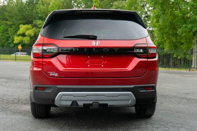 new 2025 Honda Pilot car, priced at $45,401