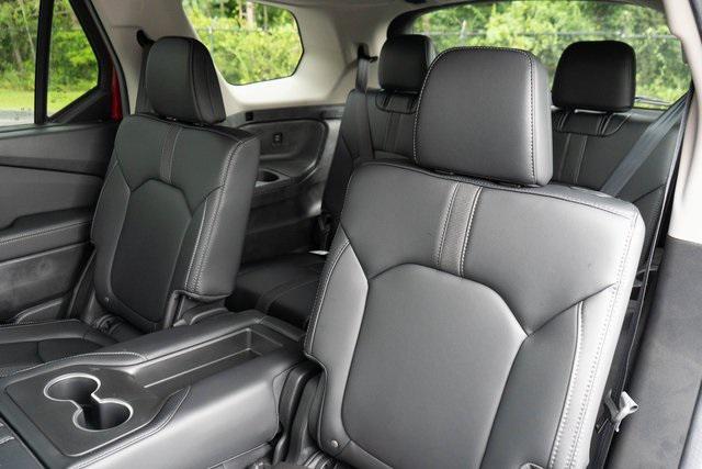 new 2025 Honda Pilot car, priced at $45,401