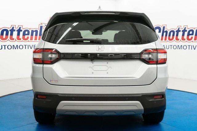 new 2025 Honda Pilot car, priced at $44,995