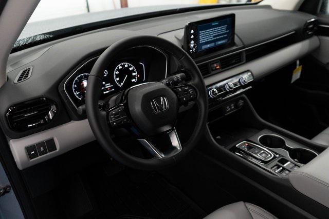 new 2025 Honda Pilot car, priced at $44,995