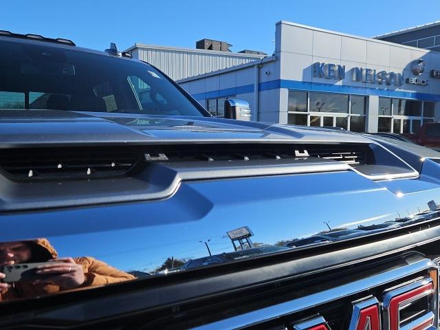 new 2026 GMC Sierra 2500 car, priced at $79,998